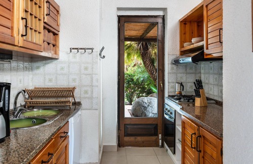 Costa Rei Villa | Villa 'Quattro' with Sea View, Wi-Fi and Air Conditioning