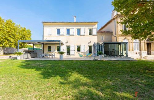 Saint-Marcel Villa | Villa QUEEN Marseille avec jardin, piscine et spa chauffé interieur - 15 couchages