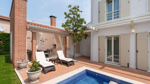 Vabriga House | Villa Rafaelle by Villas Holiday