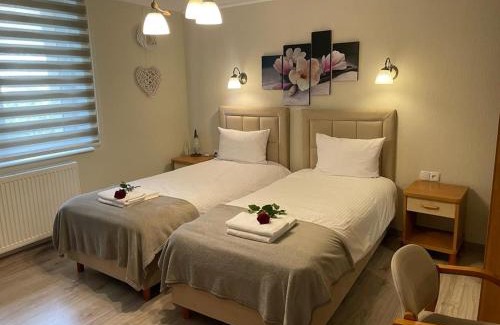 Koscierzyna Hotel | Villa Regina - Spokojna okolica - 100 metrów od lasu - blisko szpitala