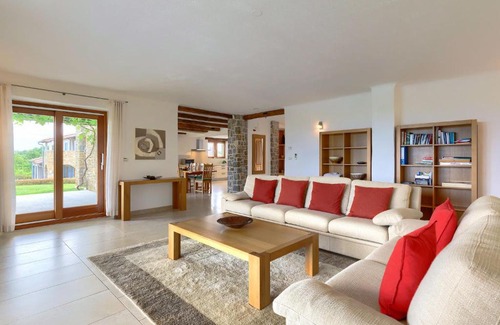 Baredine Villa | Villa Remington by Interhome