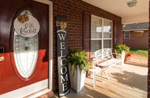 Redstone Arsenal House | Villa Rockett! Your Sweet Home Away from Home