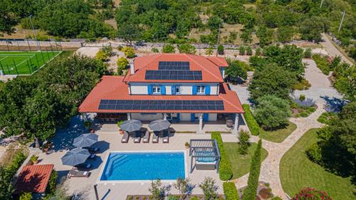 Drnis Villa | Villa Romansa Miljevci near Krka National Park