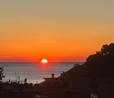 Bonassola Apartment | VILLA ROSA CON SPLENDIDA VISTA MARE