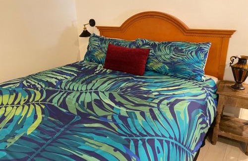 West Beach Hotel | Villa Rosa Inn