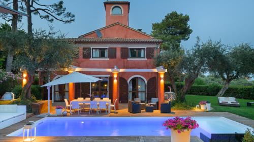 Misano Adriatico Villa | VILLA ROSSA 12, Emma Villas