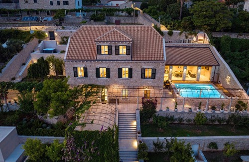 Pile Villa | Villa Rossetta with Pool and Large Garden in Downtown Dubrovnik/6+1 bdrms/14 ppl
