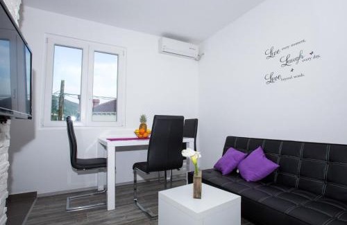 Rozat Apartment | Villa Roza - One-Bedroom Apartment with Balcony