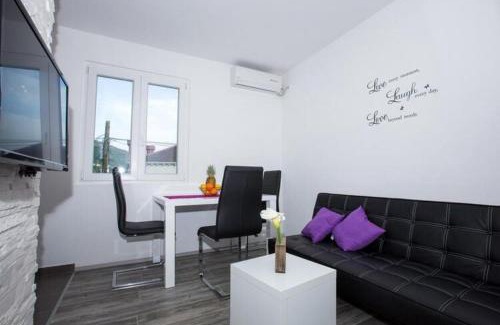 Rozat Apartment | Villa Roza - One-Bedroom Apartment with Balcony