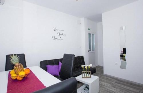 Rozat Apartment | Villa Roza - One-Bedroom Apartment with Balcony