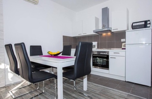 Rozat Apartment | Villa Roza- Two-Bedroom Apartment