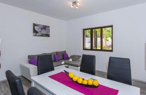 Rozat Apartment | Villa Roza- Two-Bedroom Apartment