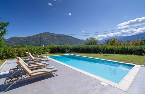 Karavomylos Villa | Villa Rubi by Villa Plus