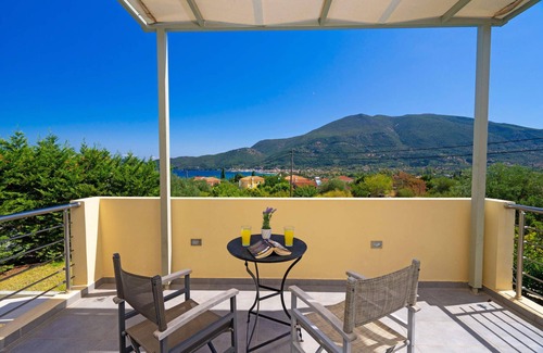 Karavomylos Villa | Villa Rubi by Villa Plus
