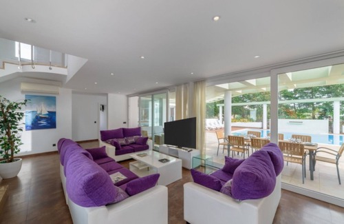 Ciudadela Villa | VILLA SANTANDRIA - Magnificent house with private pool. Free Wi-Fi.