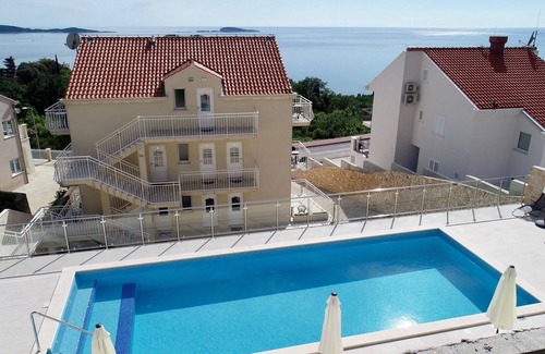 Plat Apartment | Villa Samba - Double Room with Balcony and Sea View - gasi se
