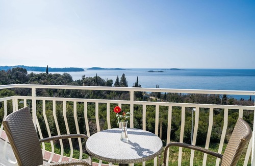 Plat Apartment | Villa Samba - Double Room with Balcony and Sea View - gasi se