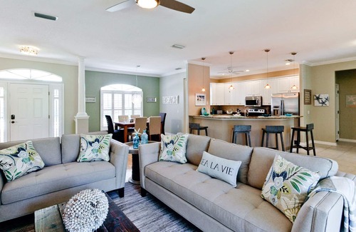 Heron's Watch House | Villa Sea La Vie - Newly Renovated Lakefront Home w/Private Pool