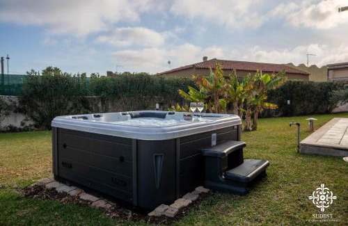 Arenella Villa | Villa Seaside - Beach Retreat with jacuzzi