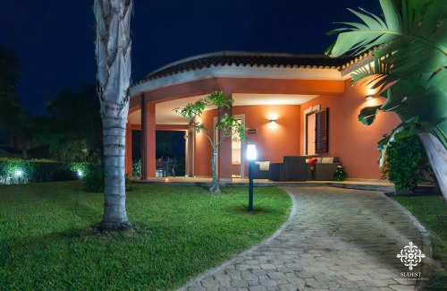 Arenella Villa | Villa Seaside - Beach Retreat with jacuzzi