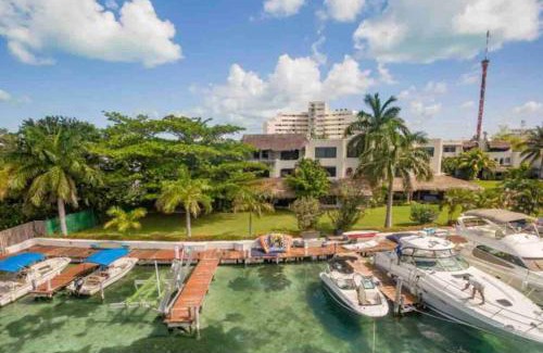 Zona Hotelera Villa | *Villa Sicilia Lagoon front by Casa Paraiso*