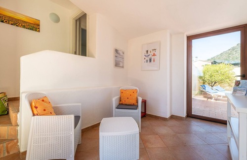 Sant'Elmo Villa | Villa Sintzula – Garden & 500m Walk to Beach