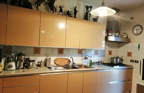 Zona XXX Castel Fusano Villa | Villa Sleeps 6 with Garden and Gym