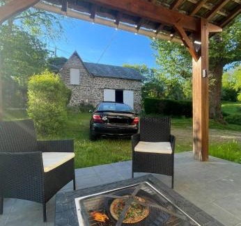 Saint-Junien House | Villa Sleeps 8 with Pool and Hot Tub