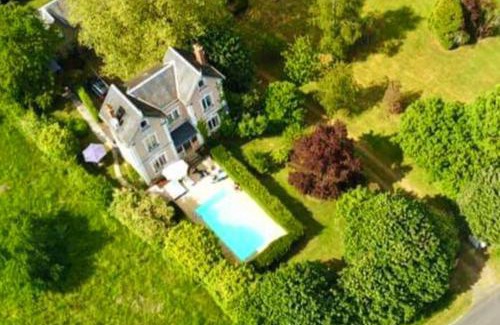 Saint-Junien House | Villa Sleeps 8 with Pool and Hot Tub