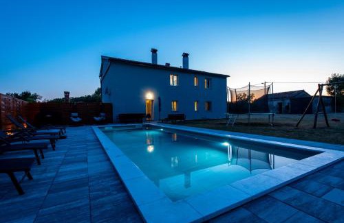 Sumber House | Villa Slivari