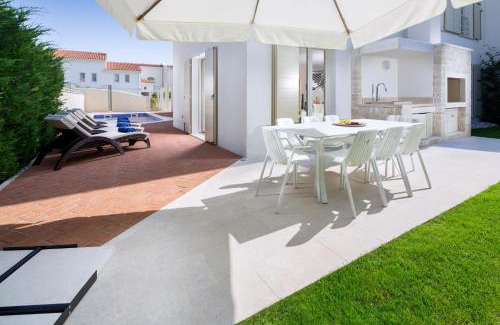 Vabriga Villa | Villa Sophia by HMZ Villas