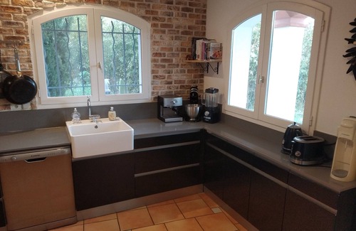 Villeneuve-de-la-Raho Villa | Villa Spacieuse, Jardin, Piscine, 5 Minutes du lac à Pied, 15 Minutes des Plages