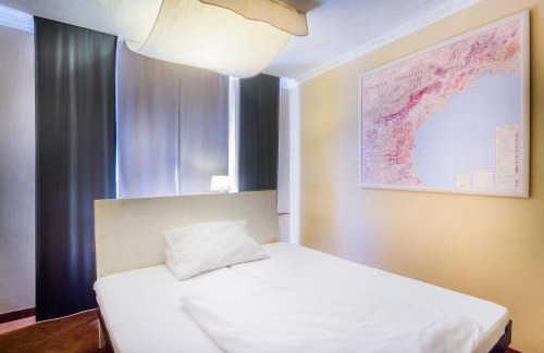 Ruzyne Hotel | Villa St. Tropez