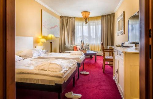 Ruzyne Hotel | Villa St. Tropez