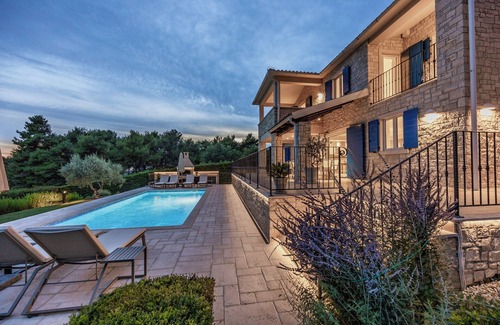 Strpacici Villa | Villa Sterpazzi with Sea View, private Pool, Sauna and Jacuzzi - near Poreč