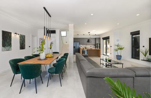 Novalja Villa | Villa Stone house