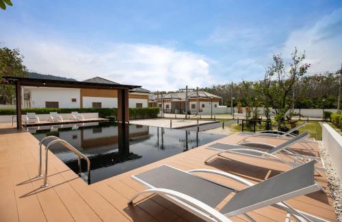 Thep Kasattri Villa | Villa Sunrise Garden A181