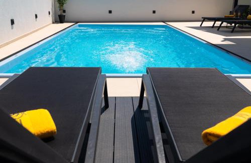 Jurandvor Villa | Villa Supernus II with Heated Pool