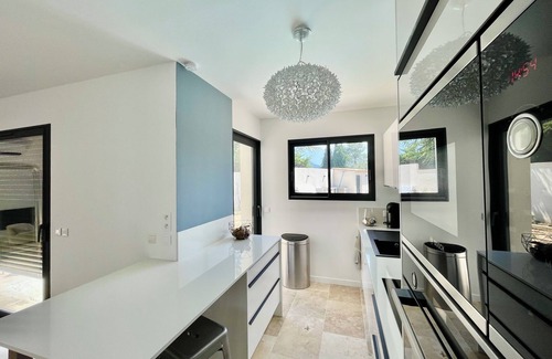 Pourrieres House | Villa/Swimming pool - quiet - 2 bedrooms - 4 people - Sainte Victoire view