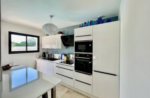 Pourrieres House | Villa/Swimming pool - quiet - 2 bedrooms - 4 people - Sainte Victoire view