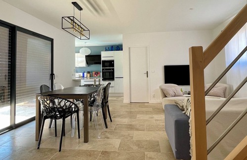 Pourrieres House | Villa/Swimming pool - quiet - 2 bedrooms - 4 people - Sainte Victoire view