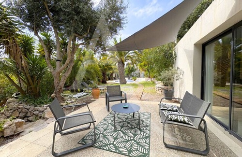 Sete Villa | Villa T2 avec piscine privée, jardin paysagé et climatisation