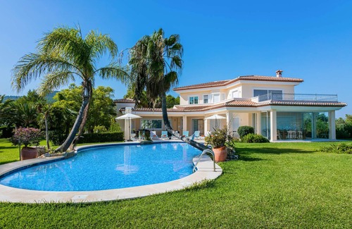 Tarraula Villa | Villa Tarraula by Villa Plus