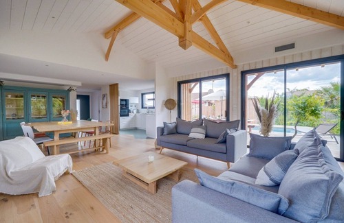 Gujan-Mestras Villa | Villa Tchanquée du Bassin