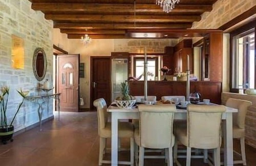 Lefkogeia House | Villa Thalia