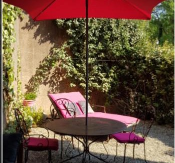 Greoux-les-Bains Apartment | Villa Thermaë Face aux thermes avec jardin privatif