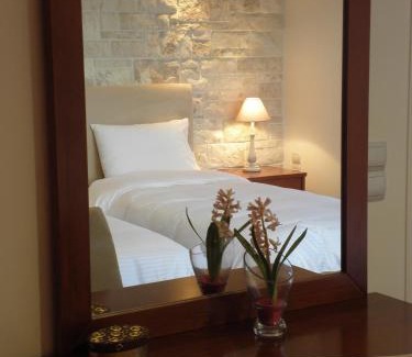 Pefki Villa | Villa Tholos Crete