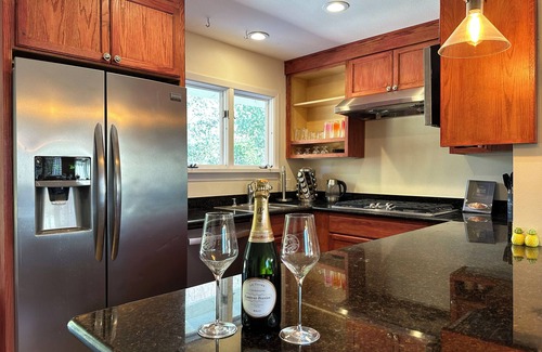 Kenwood House | Villa Ticino wine country vineyard estate - pool, spa, bocce + walk to wineries