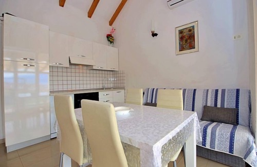 Sutivan House | Villa Tonka by Interhome