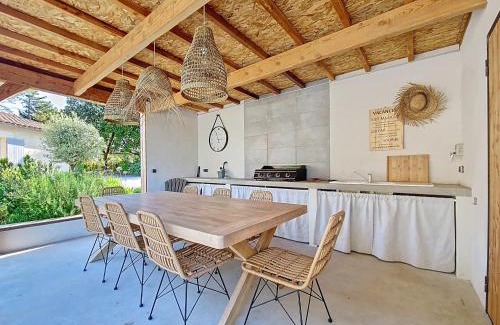 Montaren-et-Saint-Mediers Villa | Villa tout équipée - Piscine & pool house - CLIM